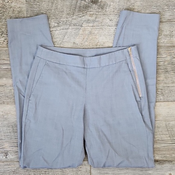 Kit and Ace Light blue Dress Pants
Size: 2
Side zip XLNT CONDITION - Picture 1 of 8